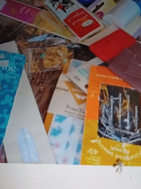 Sewing Box With Contents - Picture 4 of 5